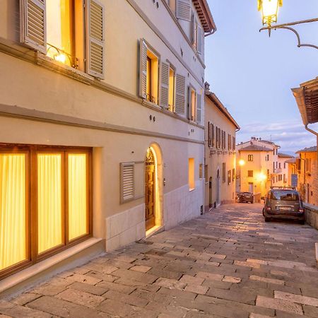 Palazzo Falcinelli Luxury Room In Montepulciano Center With Air Conditioning And Elevator Buitenkant foto