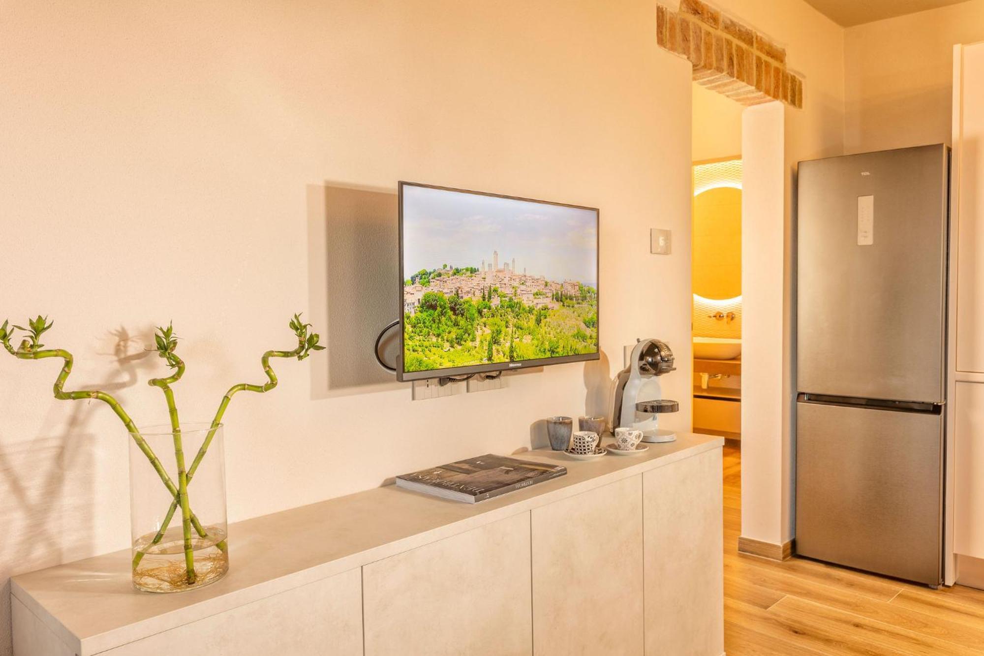 Palazzo Falcinelli Luxury Room In Montepulciano Center With Air Conditioning And Elevator Buitenkant foto