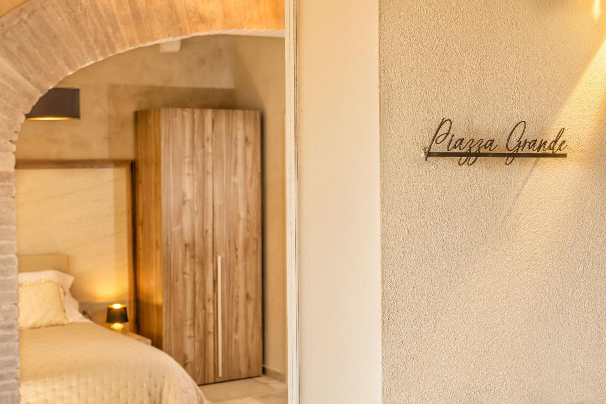Palazzo Falcinelli Luxury Room In Montepulciano Center With Air Conditioning And Elevator Buitenkant foto
