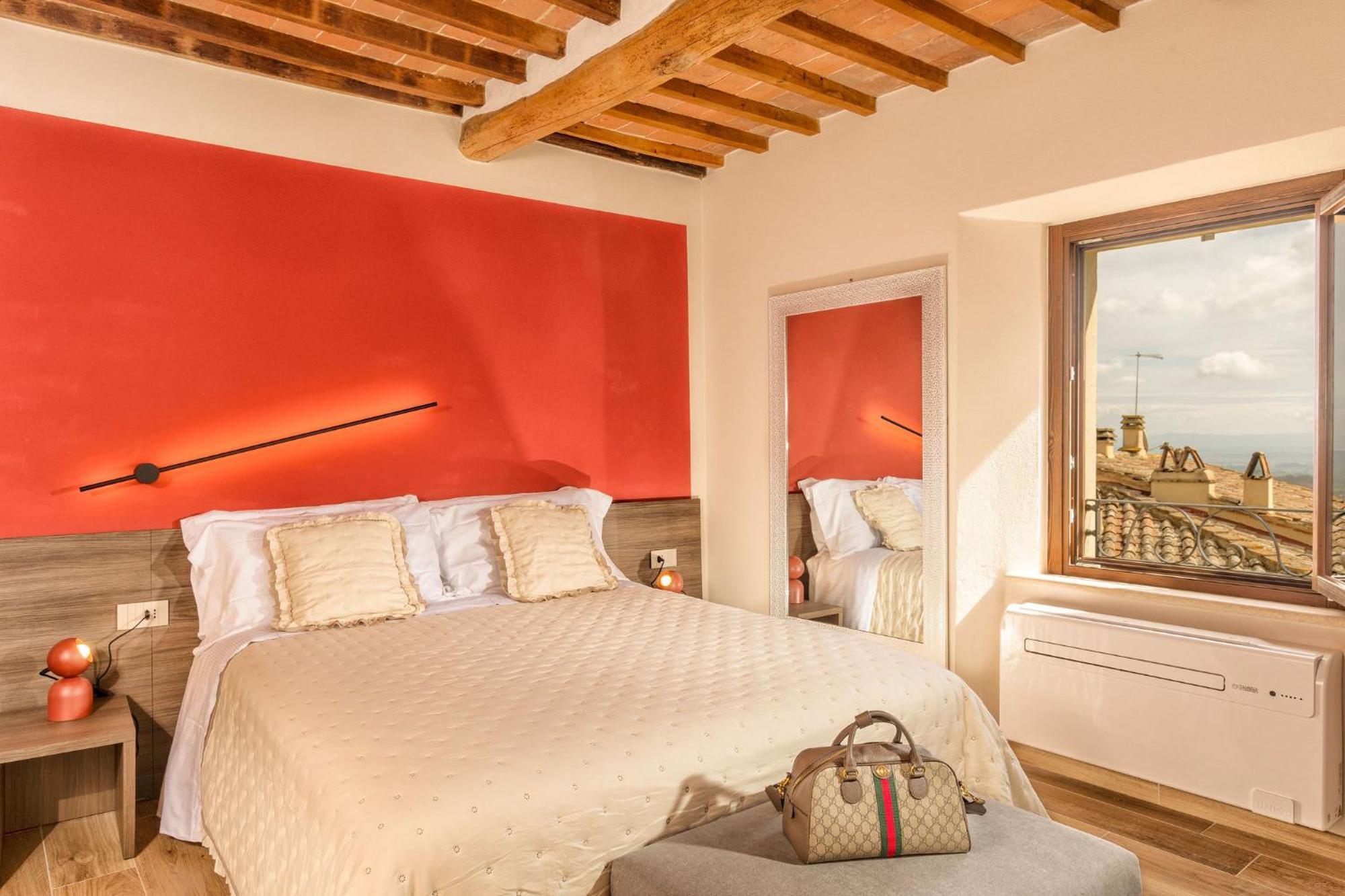 Palazzo Falcinelli Luxury Room In Montepulciano Center With Air Conditioning And Elevator Buitenkant foto