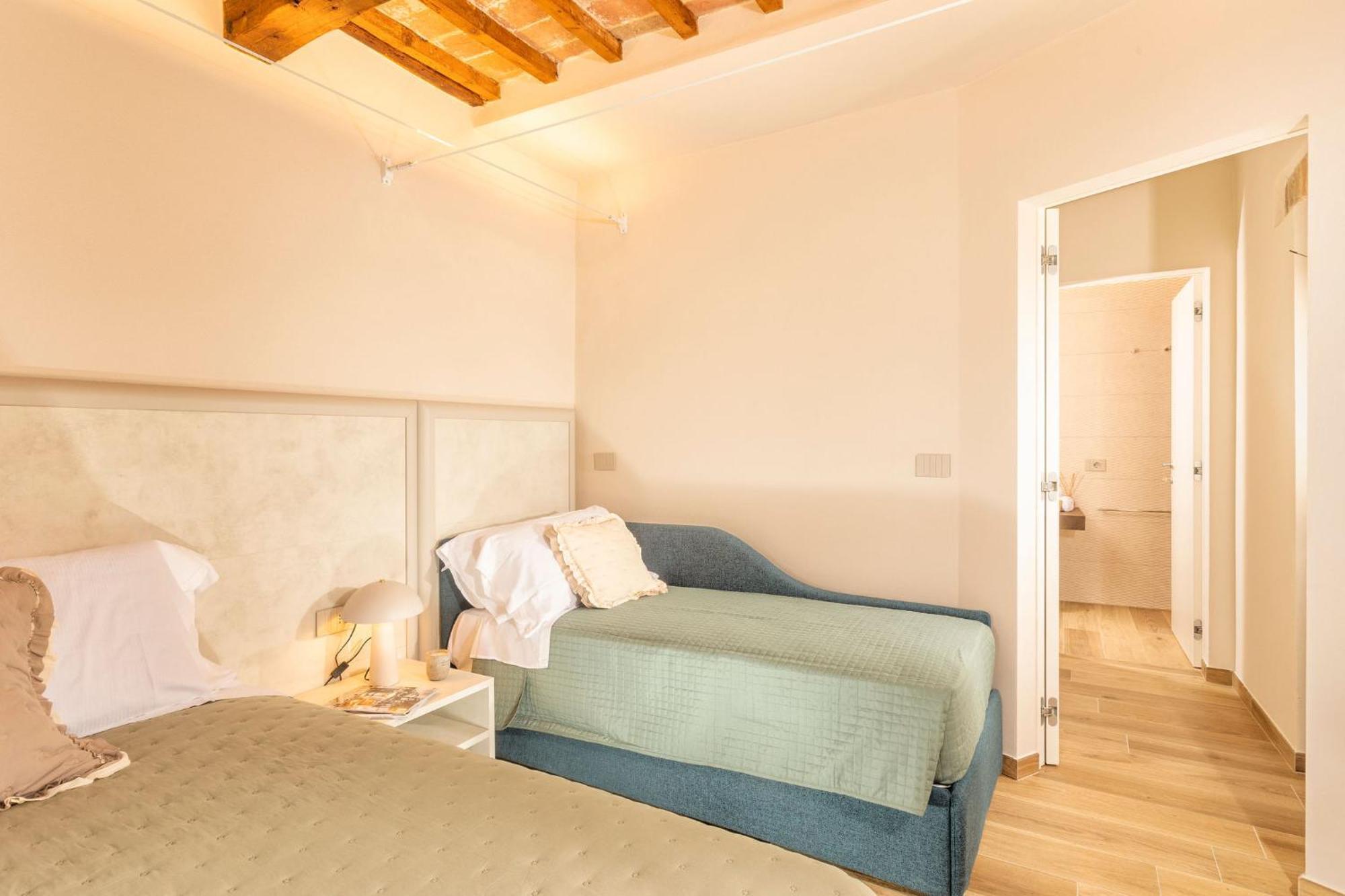 Palazzo Falcinelli Luxury Room In Montepulciano Center With Air Conditioning And Elevator Buitenkant foto