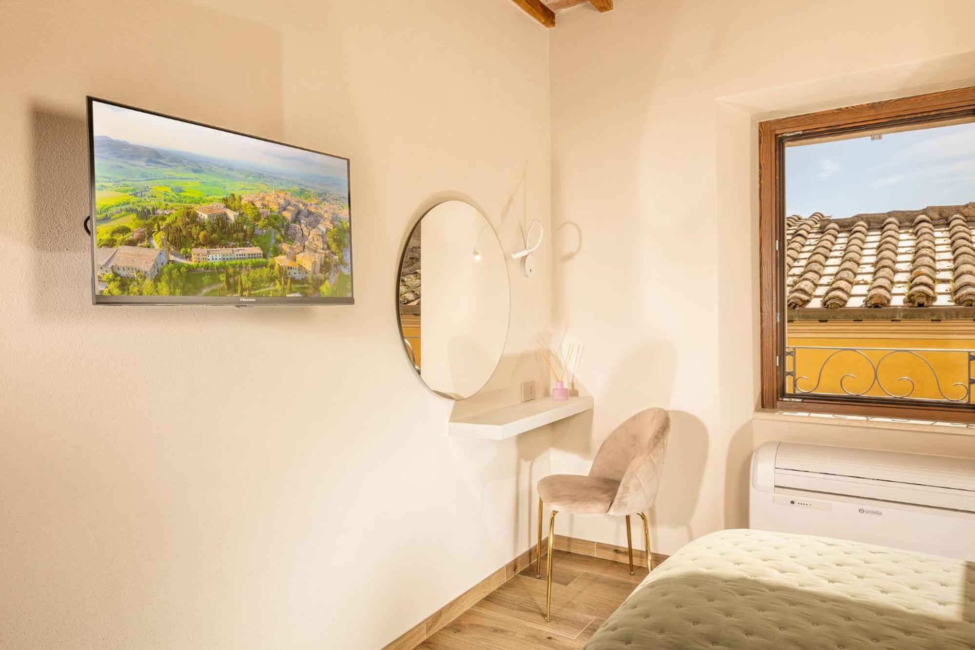 Palazzo Falcinelli Luxury Room In Montepulciano Center With Air Conditioning And Elevator Buitenkant foto