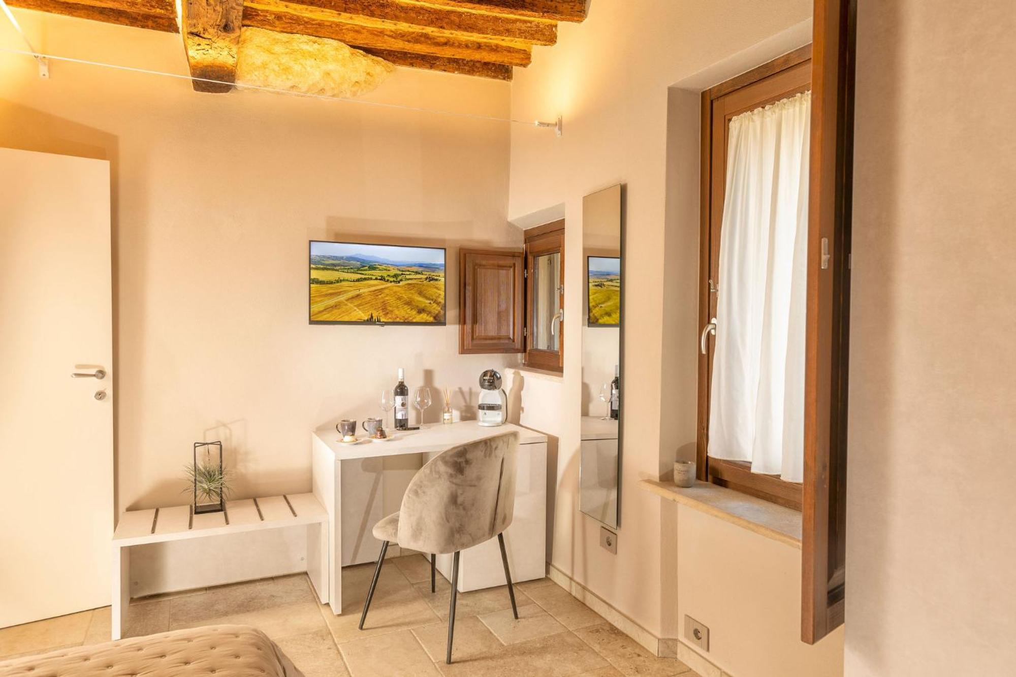 Palazzo Falcinelli Luxury Room In Montepulciano Center With Air Conditioning And Elevator Buitenkant foto