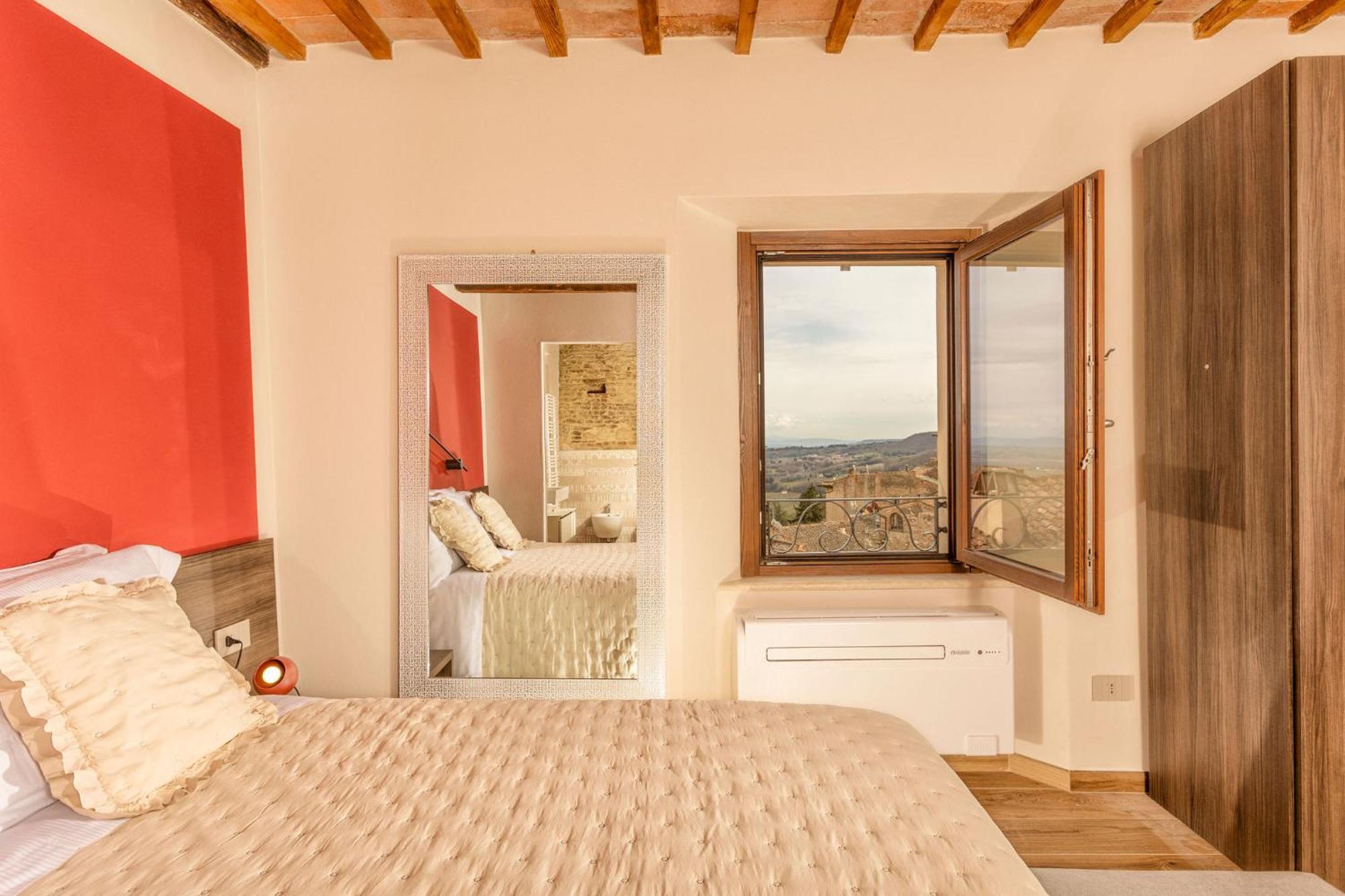 Palazzo Falcinelli Luxury Room In Montepulciano Center With Air Conditioning And Elevator Buitenkant foto