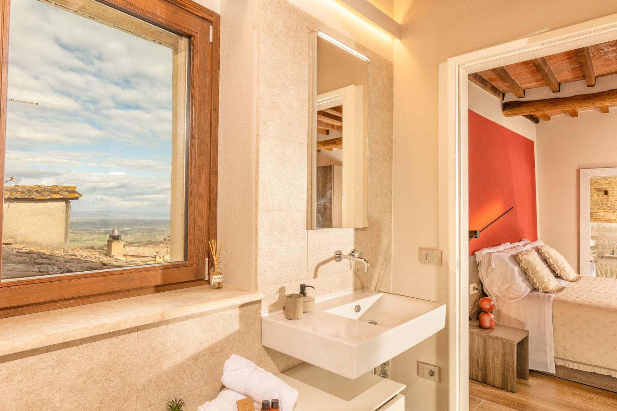 Palazzo Falcinelli Luxury Room In Montepulciano Center With Air Conditioning And Elevator Buitenkant foto