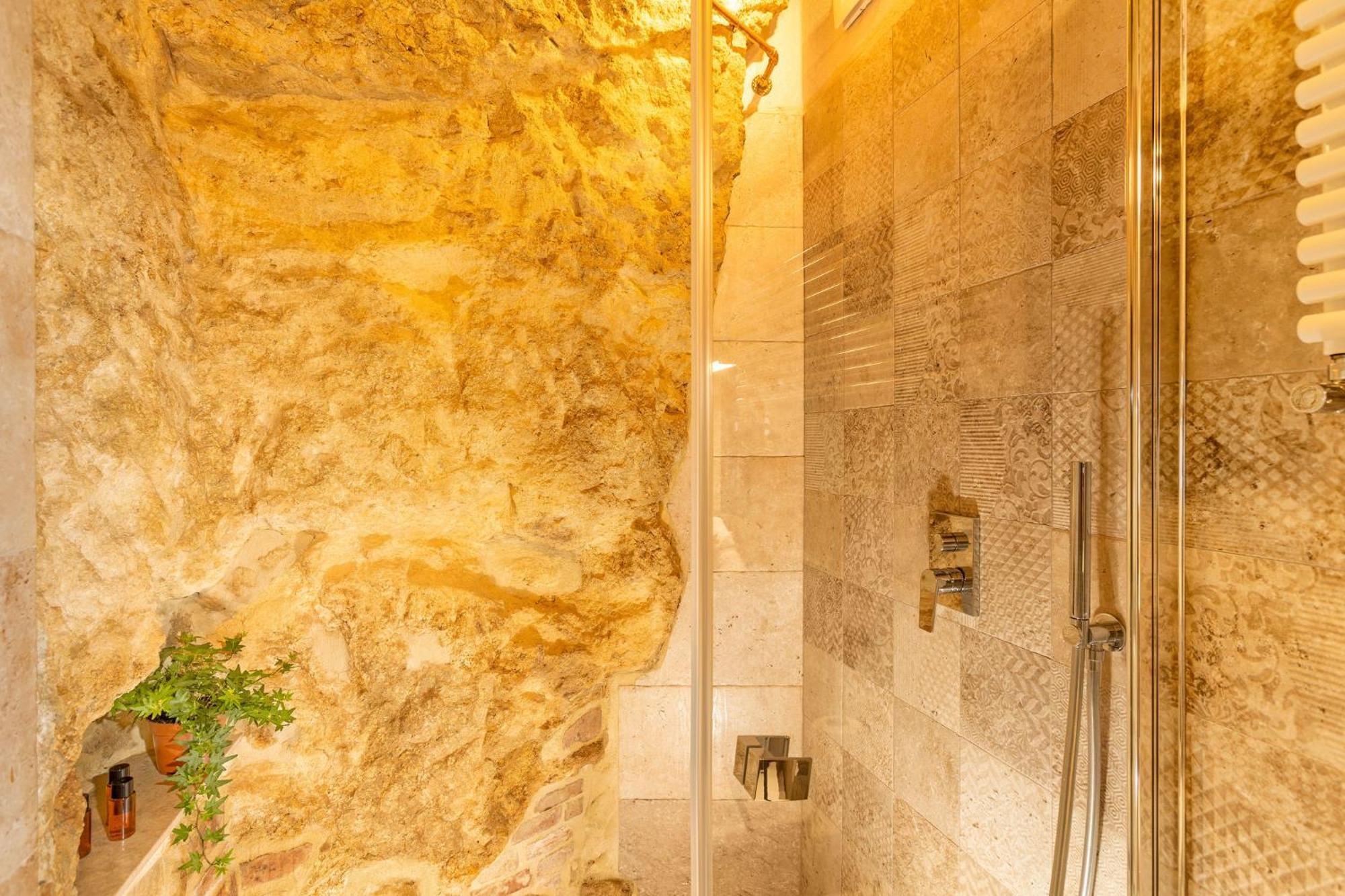 Palazzo Falcinelli Luxury Room In Montepulciano Center With Air Conditioning And Elevator Buitenkant foto